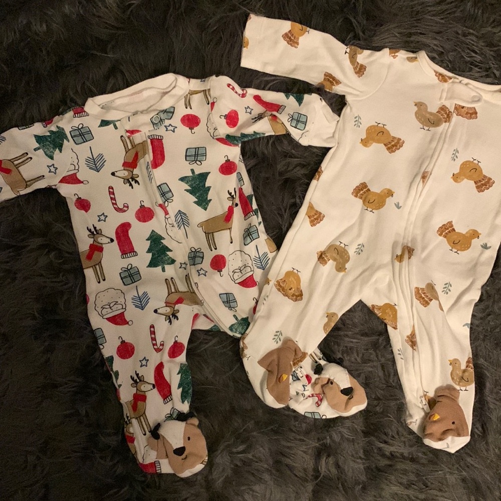 Carters Holiday Jammies w/ Beanies